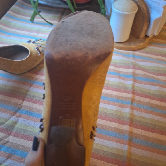 Vintage beaded Aldo heels - Picture 6 of 7